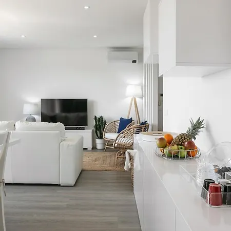 Lägenhet & Supertubos House *