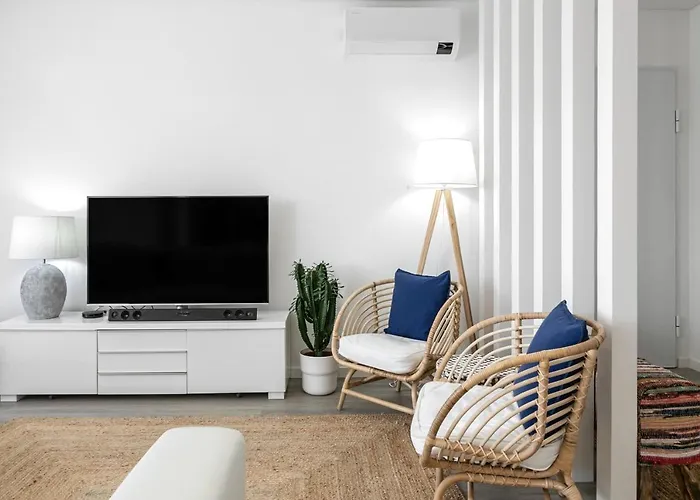 & Supertubos House *