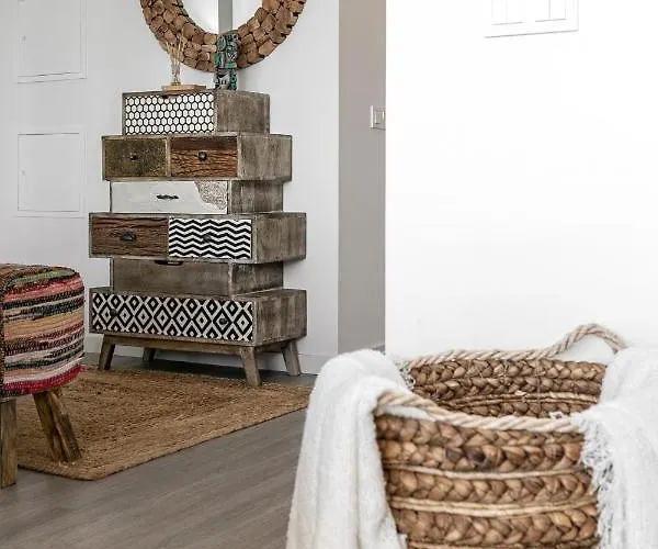 & Supertubos House *