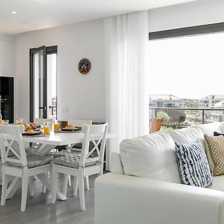 Appartement & Supertubos House *