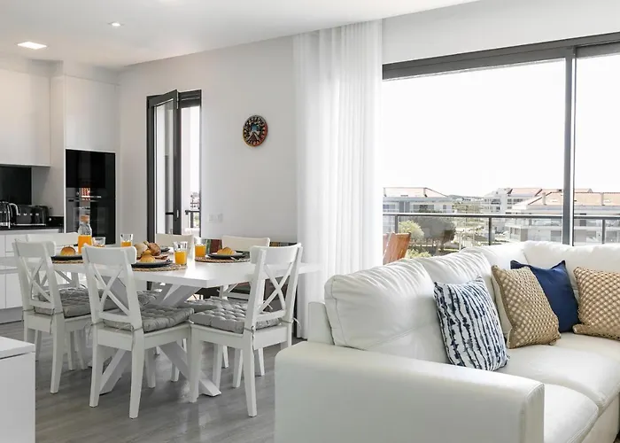 Apartment & Supertubos House *